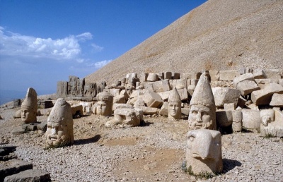 El monte de los Dioses decapitados o caidos: Nemrut Dagi 1291564744