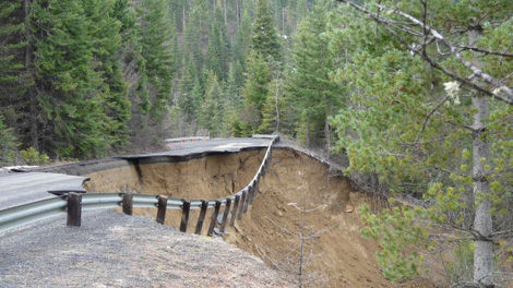 SEGUIMIENTO DE SISMOS EN LA COSTA OESTE DE E.E.U.U. Y MÉXICO . - Página 8 040811_dentlandslide2