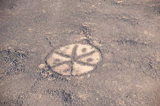 Descubren misteriosas "Líneas de Nazca" en Medio Oriente   Wheels_5