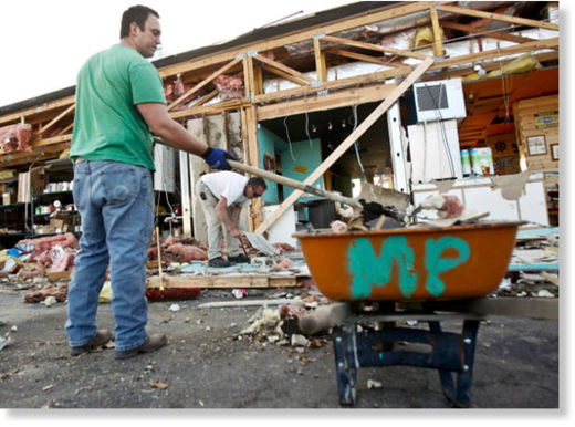 Al menos 12 muertos por los devastadores tornados en el centro de EE.UU Tornados_EE_UU_1