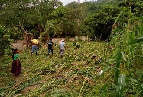 Inundaciones causan estragos en Uspantán, Guatemala Autoridades_especialmente_inun