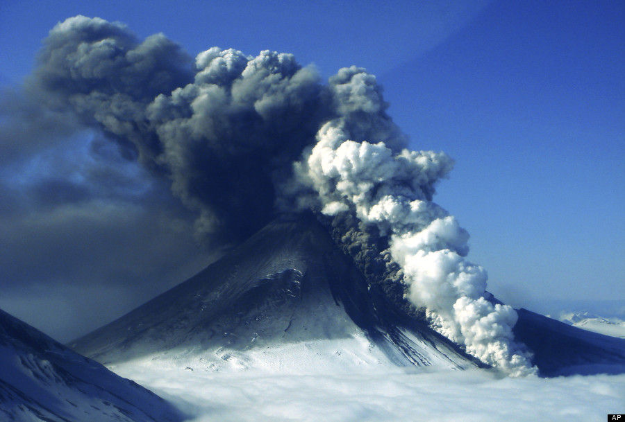 La erupción del volcán Pavlof provoca la cancelación de todos los vuelos en Alaska O_PAVLOF_VOLCANO_ERUPTION_900