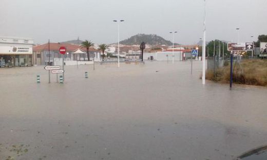 Une averse de grêle inondées Yecla, Espagne  CGWUpezWcAAyZnL