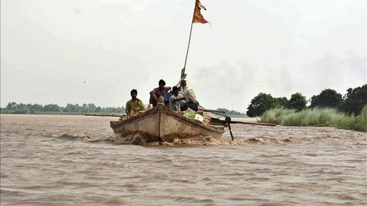 No cesa de aumentar el número de víctimas mortales tras inundaciones en Pakistán Centenar_muertos_inundaciones_