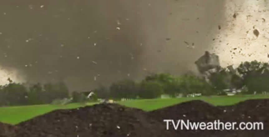  Impactante: casa "voladora" durante tornado en Nebraska ( VIDEO) Tornado_nebraska