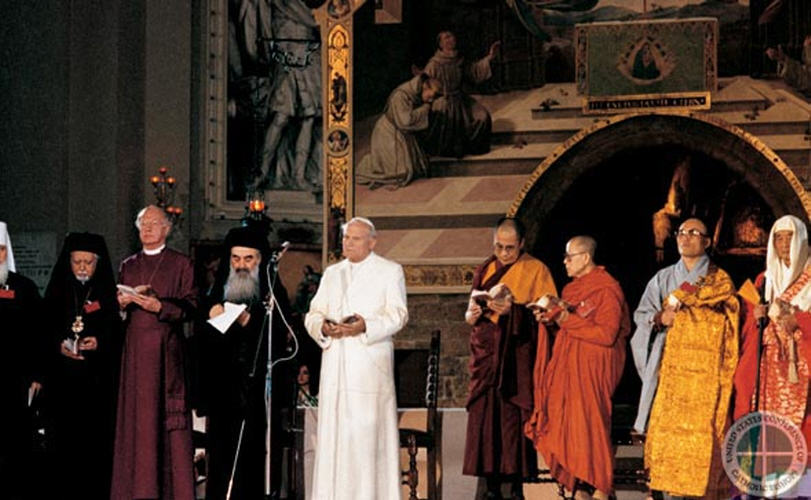 Satanisme au Vatican. Le pape: Jésus-Christ a "échoué.. Pape-assise