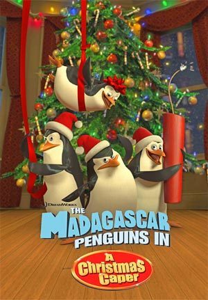 pinguinos de madagascar en travesuras navideñas Poster-large