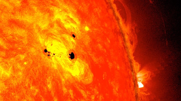 La NASA detecta una mancha solar seis veces más grande que la Tierra 3b6145061c050c5b499075df78d68c0b_article