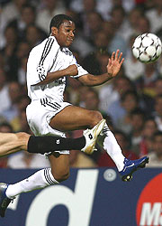 Real Madrid niega a ceder a Robinho al Chelsea E_robinho_180x250