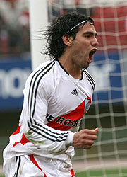 El delantero del River, Radamel Falcao Garca, Pretendido x Manchester Y Real Madrid F_falcao_180x250