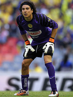 Guillermo Ochoa [Club America] M_ochoa_memo_300X400