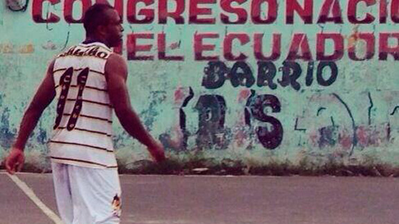 Antonio Valencia rinde homenaje a Benítez Chucho02_576