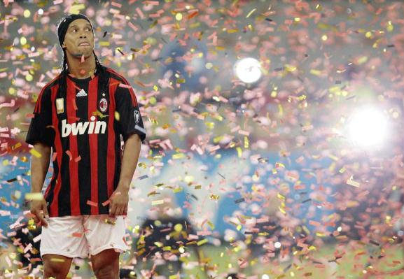 david - A.C. Milan - Página 25 814533.us_ronaldinho_ig_esporte_399_577