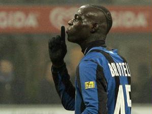 Tentaram matar balotelli diz o seu empresário 2438360.mario_balotelli_ig_esporte_224_299