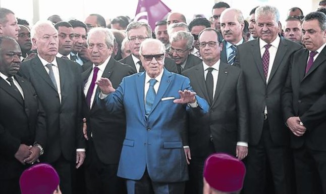 Túnez. Democracia e islamismo a golpe de talonario - Página 3 1427665934970