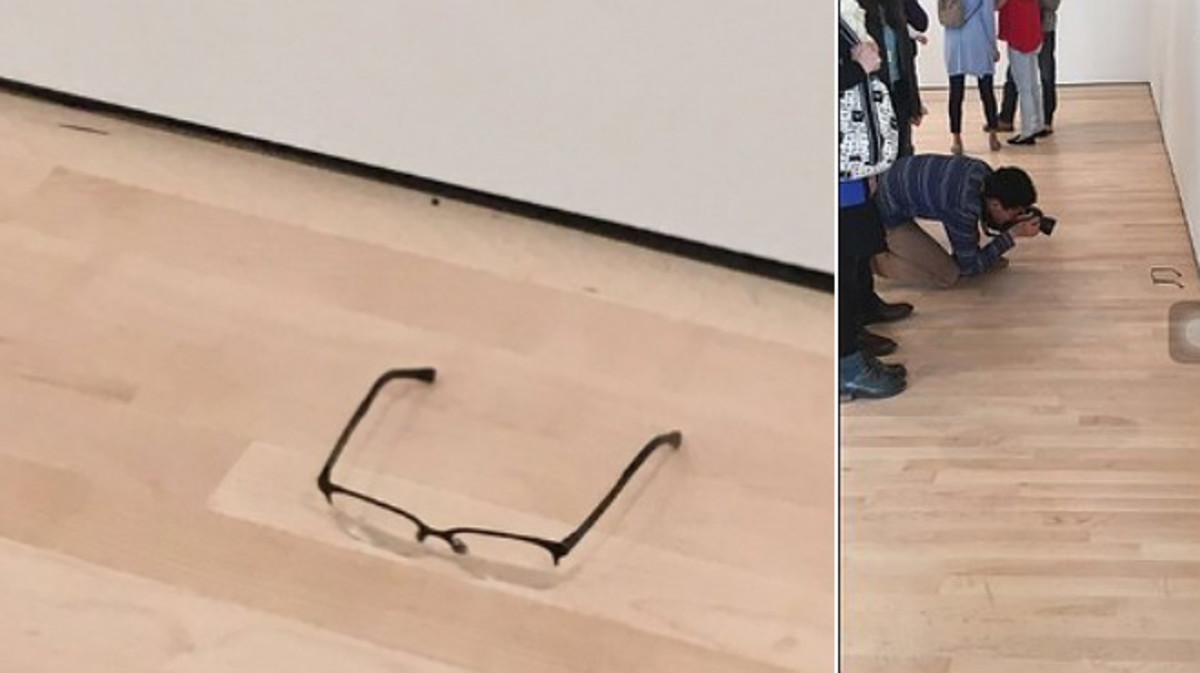 Un joven deja unas gafas en un museo y la gente se piensa que es arte Experimento-las-gafas-museo-convertido-viral-1464346860573