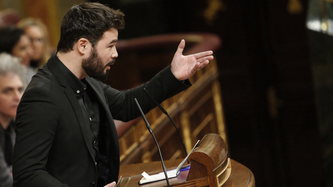 Comparecencia de la Ministra de Defensa, María San Gil [Gobierno de España] Gabriel-rufian-dirige-resto-diputados-durante-intervencion-segunda-sesion-del-debate-investidura-1457121951305