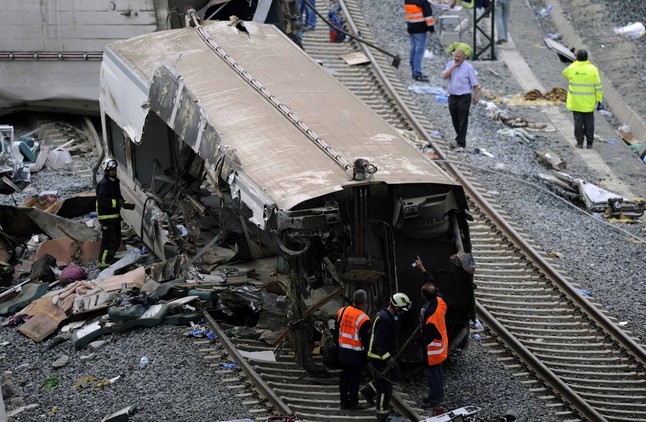 45 muertos en el accidente de Santiago 1374740371835