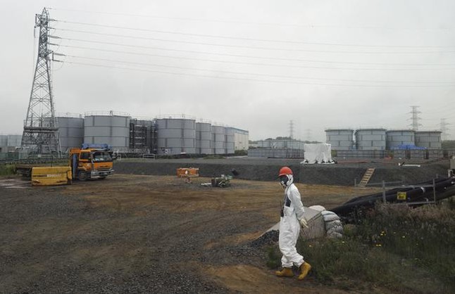 La central nuclear de Fukushima vierte unas 300 toneladas de agua radiactiva al mar   - Página 2 1376984406498