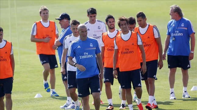 Zidane entrenará al Castilla 1403686935799