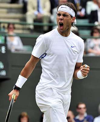 RAFA SIGUE SIN CEDER UN SOLO SET EN ESTA EDICIÓN DE WIMBLEDON Nadal salva el incómodo escollo de Muller y alcanza los octavos de final 1309009034_extras_mosaico_noticia_1_g_0