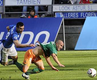 Nano lanza al Real Oviedo en su duelo directo con el Tenerife 1323630724_extras_mosaico_noticia_1_g_0