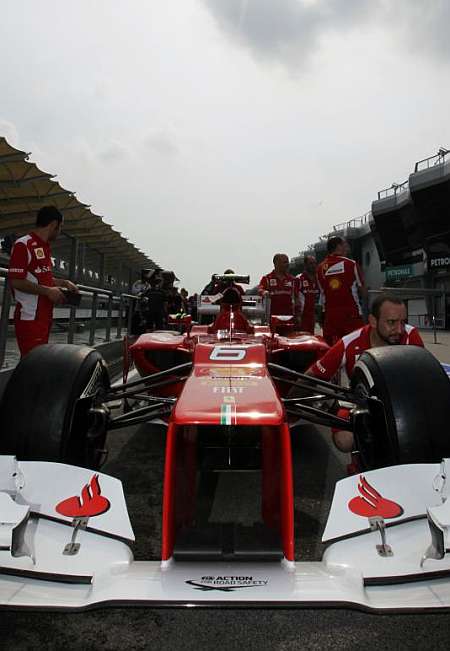 FERRARI MANDA EL F2012 AL MUSEO 1332422797_extras_mosaico_noticia_1_g_0