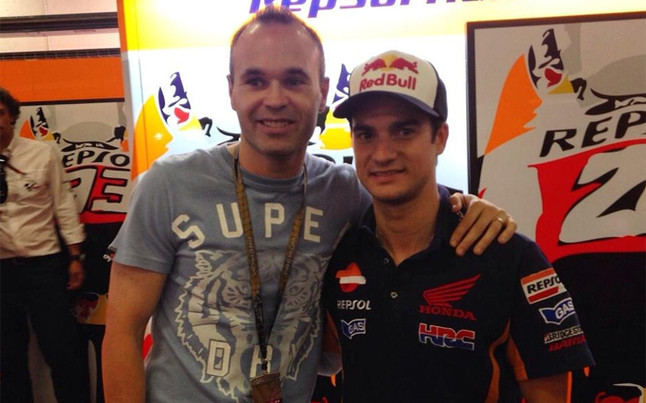 ¿Cuánto mide Dani Pedrosa? - Altura - Real height Iniesta-visito-dani-pedrosa-box-honda-1434109126806