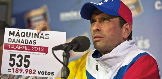 Capriles cifra el fraude de votos en 1,4 millones de papeletas 1366196173_0