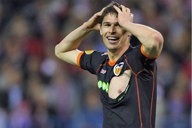 El Penalty a Zigic (At.Madrid - Valencia) 1270762349_extras_noticia_foton_7_0