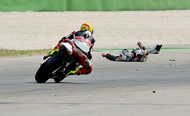 Tomizawa, en coma tras un accidente 1283685691_extras_portadilla_1