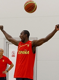 Ibaka se ofrece a España si Mirotic renuncia 1373347721_extras_mosaico_noticia_1_1