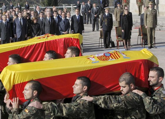 PRINCIPES EN FUNERAL DE VÍCTIMAS DE AFGANISTÁN 4108b346bae3e21da4242f0ac4919c2a_extras_albumes_0