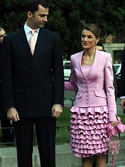 Letizia, Princesa de Asturias (Cont. Foro II) - Página 5 1101630316_extras_fotos_gente_0