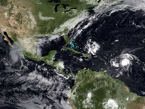 El huracán 'Jimena', de categoría 5, amenaza la península de Baja California 1251761331_0