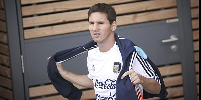 Lionel Messi  - Página 22 1371069212_0