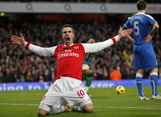 24º Jornada: Y el Arsenal responde al United con hat-trick de Van Persea 1295716342_0