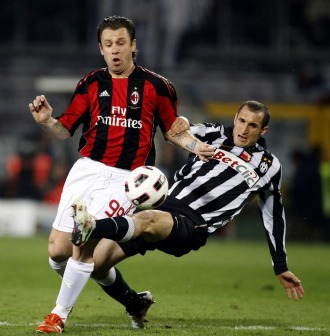 Jornada 28: El Milan otra vez líder y la Roma gana gracias a un penalti. 1299361996_0