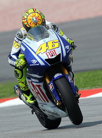 Rossi 'vuela' en Sepang e iguala a Doohan 1256368172_0