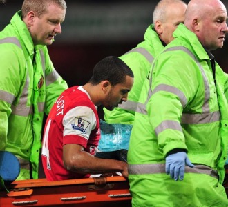 Arsenal: Cesc y Walcott se lesionan en el mismo partido 1298497493_0