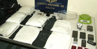 Tenían 11 kilos de cocaína. 4 detenidos tras deshacerse de una bolsa llena de droga mientras huían. 1356262332_extras_portadilla_0