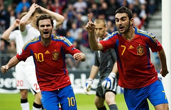 España pasa a la final del Europeo y se clasifica para los JJOO 1308767803_extras_portada_0