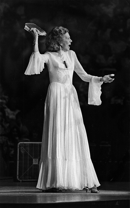 Kathryn Kuhlman  Kuhlman-m