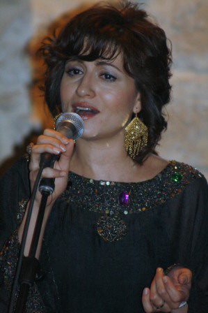 صور الفنانة رشا رزق 096366_2009_06_25_14_52_04.image1