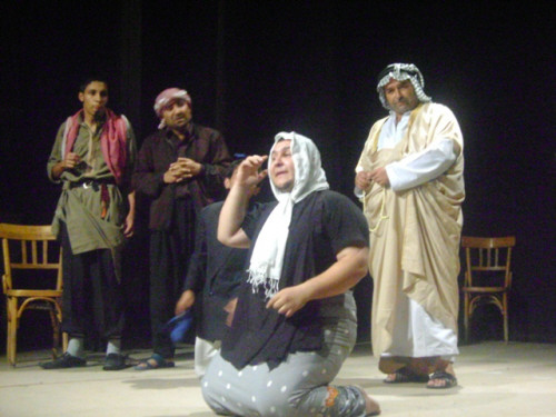 مسرحية "كلب الآغا" بعين الكاميرا 104335_2009_10_26_23_20_19.image8