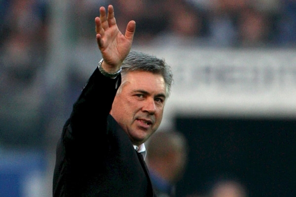 Ancelotti deja al Milán y Leonardo entra al quite Ancelotti