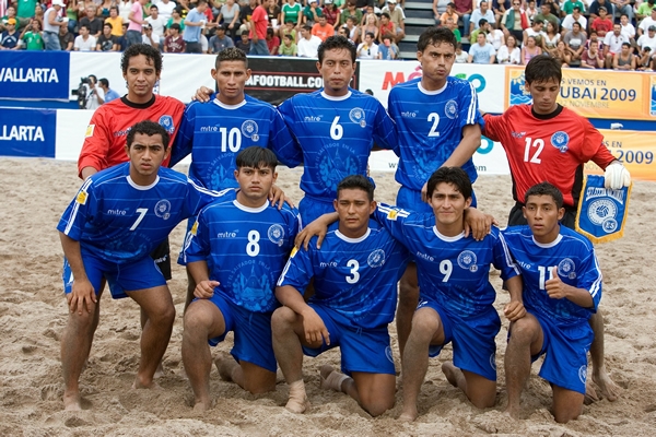 Proyecto de Liga en futbol de playa en el 2010. [Seleccion de Ahuachapán, campeón] Mexico-el-salvador-en-premundial-de-playa-20093-0