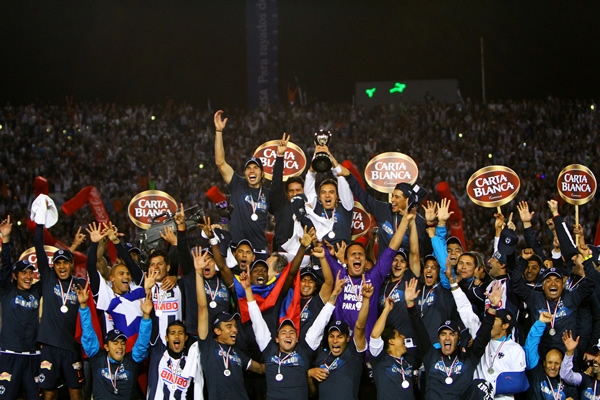 Futbol Mexicano: Monterrey Campeon!! Monterrey-levanto-la-copa-0