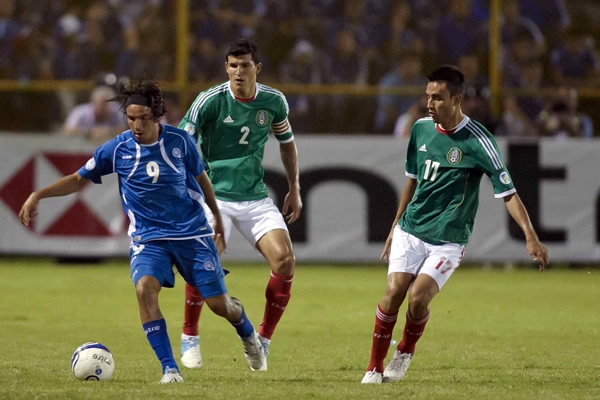 Rumbo a La Copa Mundo 2010: El Salvador 1 Mexico 2. 23-0