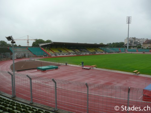  بعض الصورللملعب الذي سيحتضن مباراة الجزائر لكسمبورغ J2012_500x375